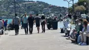İstanbul'da bayramın son gününde sahil ve parklara akın