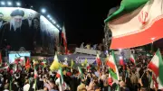 Tahran'da binlerce kişi ABD ve İsrail'i protesto etti