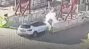 Tekirdağ'da otomobil gişelere çarptı: 1 ölü, 1 yaralı