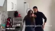TikTok'ta canlı yayında şiddet: Kadını darbetti, tepkilere aldırmadı