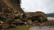 Tokat Çat-Kara Yolunda Heyelan: Ulaşımda Aksama