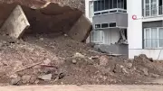 Tokat'ta istinat duvarı çöktü, park halindeki araç sürüklendi