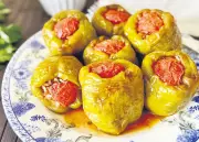 Türk Mutfağının Başyapıtı Dolma: Tarihçesi ve Yöresel Çeşitleri