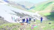 Yüksekova'da minibüs uçuruma yuvarlandı: 1 ölü, 7 yaralı