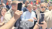 Özgür Özel'in koltuğu gitti dengesi bozuldu: İzmir'de TOMA'ya zarar verildi