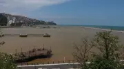 Zonguldak'ta Derelerden Taşınan Çamurlu Sular Denizin Rengini Kahverengiye Çevirdi