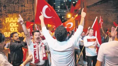 Altı Üstü İstanbul'dan Milli Takıma Destek Videosu