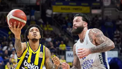 Anadolu Efes'te Vincent Poirier ameliyat oldu