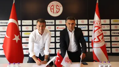 Antalyaspor'da Bülent Korkmaz dönemi: 1 yıllık sözleşme imzalandı