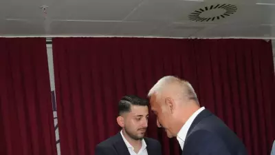 Bakan Ersoy'dan Yeni Evlenen Çifte Sürpriz: Nikah Şahidi Oldu