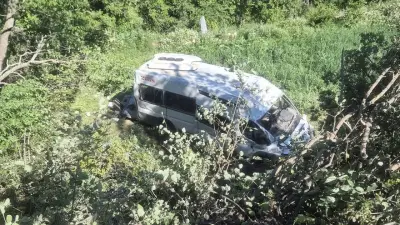 Burdur'da Minibüs Tarlaya Devrildi: 8 Yaralı