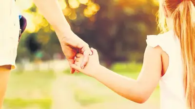 Dün Elinizi Tutuyordu Bugün Mesafe İstiyor: İlişkilerde Soğuma