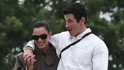 Dua Lipa ve Callum Turner Evlilik Kutlaması Yaptı