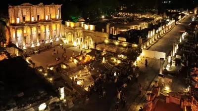 Efes Antik Kenti'nde Gece Müzeciliği Başladı: Işıklarla Tarihi Keşif