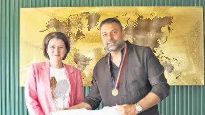 Fatih Akyel: 2002'nin Ruhu 2026'da da Yaşamalı, Bu Yıldızlarla Gruptan Çıkarız