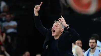 Fenerbahçe Beko - Beşiktaş Gain derbisinde tansiyon yükseldi! Jasikevicius ihraç edildi