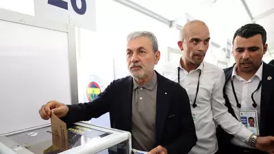 Fenerbahçe Seçiminde Ünlü İsimler Oy Kullandı