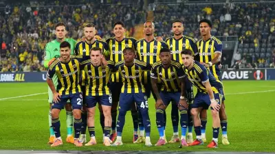 Fenerbahçe'de 4 yıldız futbolcu takımda kalıyor