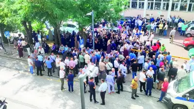 FETÖ artıkları Batı Trakya'da mahkeme önünde provokasyon yaptı