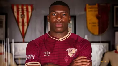 Göztepe, İrlandalı Golcü Sinclair Armstrong'u Transfer Etti