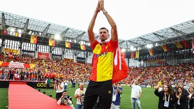 Göztepe'de kaleci Lis, Lech Poznan'a transfer oldu!