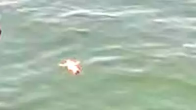Haliç'te Genç Kız Hareketsiz Halde Bulundu, Balıkçılar Kurtardı