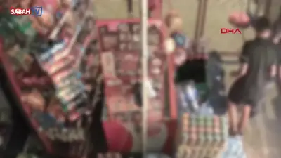 Kuşadası'nda 2 çocuğun market hırsızlığı kamerada: 'Çak' yaparak pahalı ürünleri seçtiler