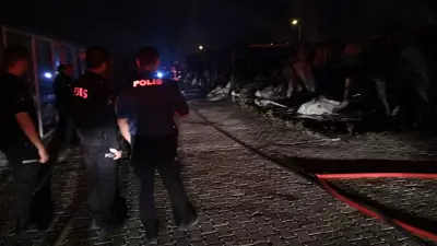Malatya'da konteyner ofislerde yangın: Çok sayıda konteyner kullanılamaz hale geldi