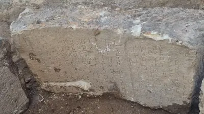 Mardin'de Peyzaj Çalışmasında Tarihi Kitabeler Bulundu