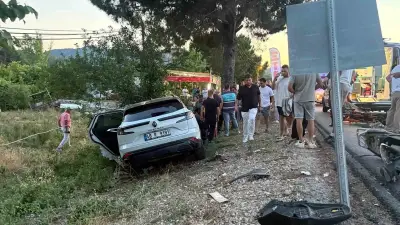 Marmaris-Datça Yolunda Motosiklet Otomobilin Altında Kaldı: 1 Yaralı