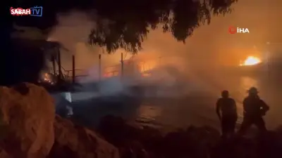 Mersin Silifke'de Teknede Çıkan Yangın 6 Tekneyi Kullanılamaz Hale Getirdi