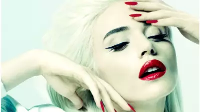 Nihat Odabaşı'ndan 'Obsessions of Beauty' Sergisi: Güzelliğin Takıntıya Dönüşümü
