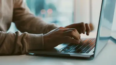 Ofis Çalışanları Dikkat! Saat Başı 5 Dakika Yürümek Hayat Kurtarıyor