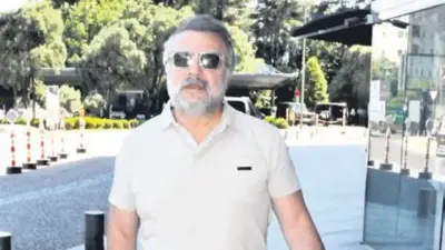 Oktay Kaynarca AVM'de Alışveriş Yaptı, Hayranlarıyla Fotoğraf Çektirdi