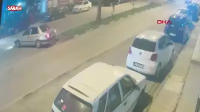 Osmaniye'de İki Otomobil Çarpıştı: 3 Yaralı, Kaza Anı Kamerada