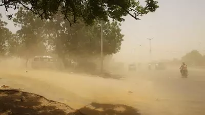 Pakistan'da toz fırtınası: 46 ev yandı, 1 kişi hayatını kaybetti