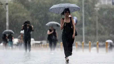 Sıcaklara Sağanak Molası! Meteoroloji'den İstanbul Dahil Birçok İle Uyarı
