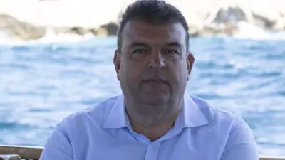 Seferihisar Belediye Başkanı İsmail Yetişkin rüşvet soruşturmasıyla görevden uzaklaştırıldı