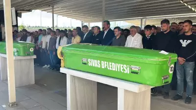 Sivas'ta trafik kazasında ölen evli çift son yolculuğuna uğurlandı
