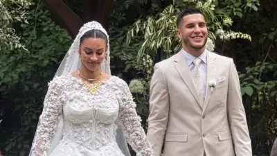 Sophie Brussaux ve Efe Çalışkan Toronto'da Evlendi