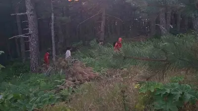 Spil Dağı'nda Mahsur Kalan 2 Kişi 20 Dakikada Kurtarıldı