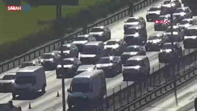 TEM Otoyolu'nda Araç Takla Attı: Trafik Yoğunluğu Oluştu