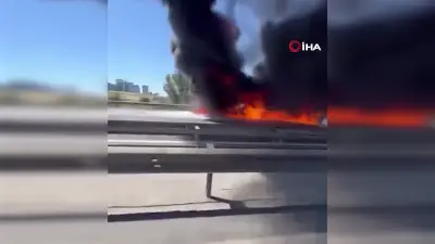 TEM Otoyolu'nda seyir halindeki araç alev alev yandı, o anlar kamerada