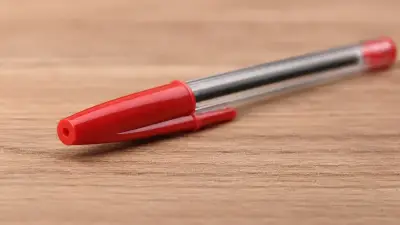 Tükenmez Kalem Kapağındaki Delik Aslında Ne İşe Yarıyor?