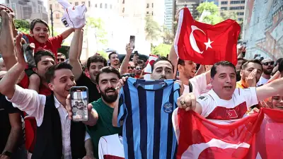 Türk Taraftarlar Vancouver Sokaklarında Maç Saatini Bekliyor