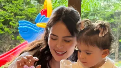 Yıldız Çağrı Atiksoy ve Kızı Mira Milena'nın Eğlenceli Anları