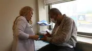 2 Yıl Boyunca Hastane Hastane Gezdi! Ağrılarının Sebebi Kemik İliği Kanseri Çıktı