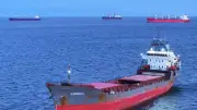 ABD, İran'ın Yaptırım Kaçırma Yöntemini Kullanarak Körfez Petrolünü Taşıyor