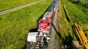 Afyonkarahisar'da Park Halindeki Kamyonete Tren Çarptı: Ölen Yok