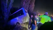 Ankara Mamak'ta servis aracı ile otomobil çarpıştı: 8 yaralı